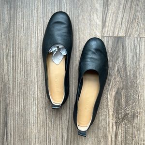 Everlane Black Leather Day Glove Flats | 7